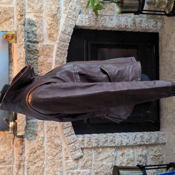 Danier Genuine Leather Jacket - Picture 3 of 10